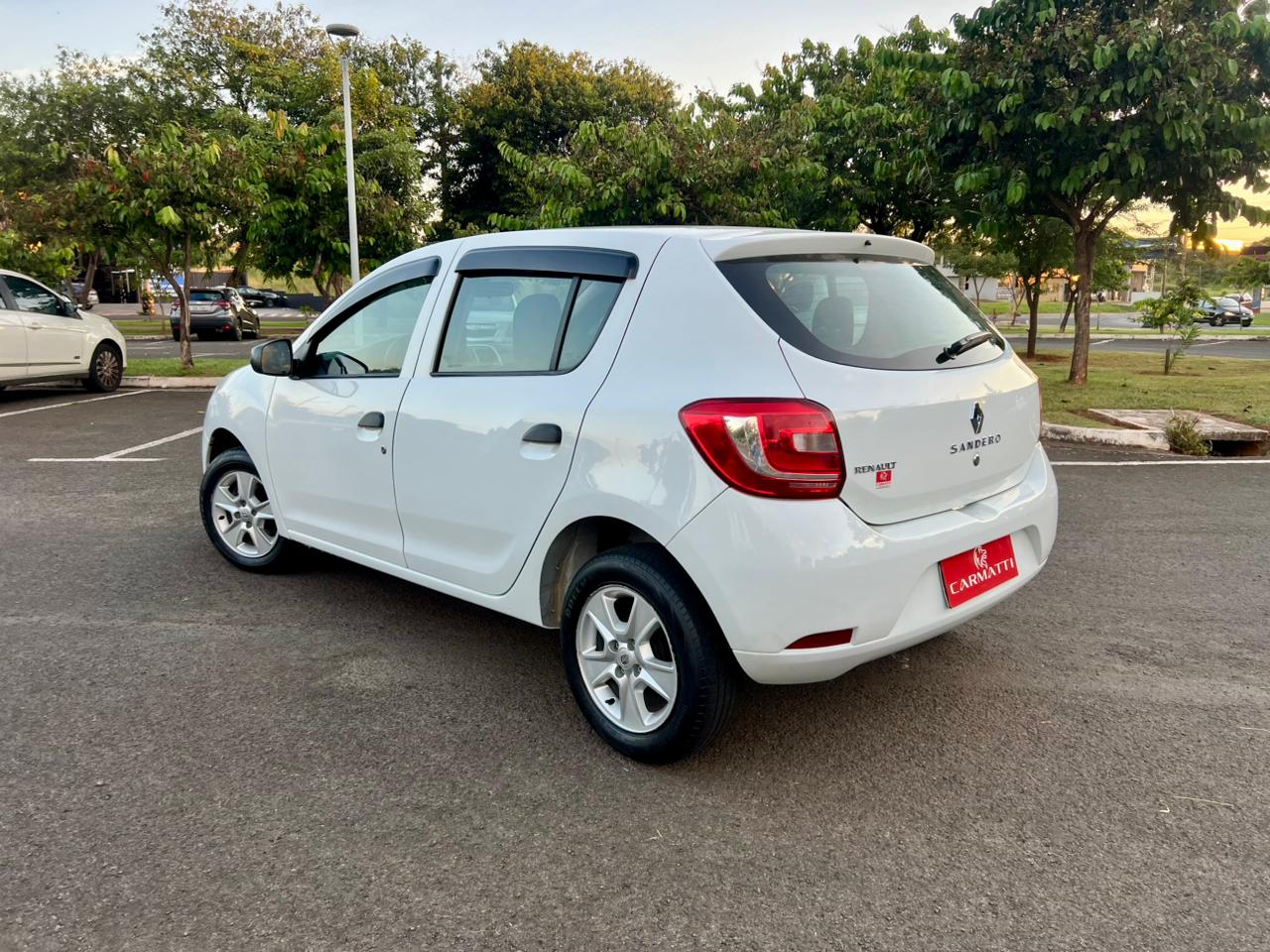 Renault Sandero Authentique 1.0 Manual Completo - foto 3