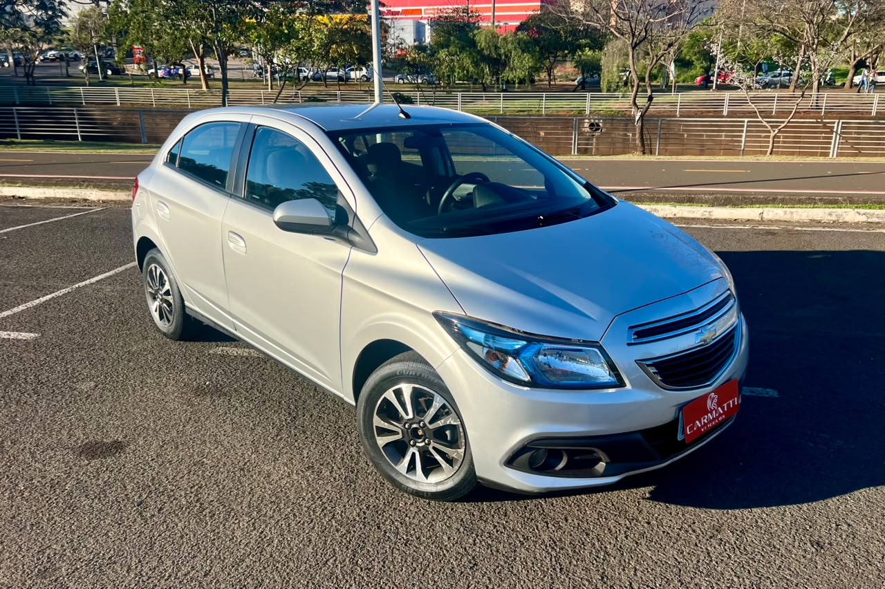 Chevrolet Onix 2015 à venda